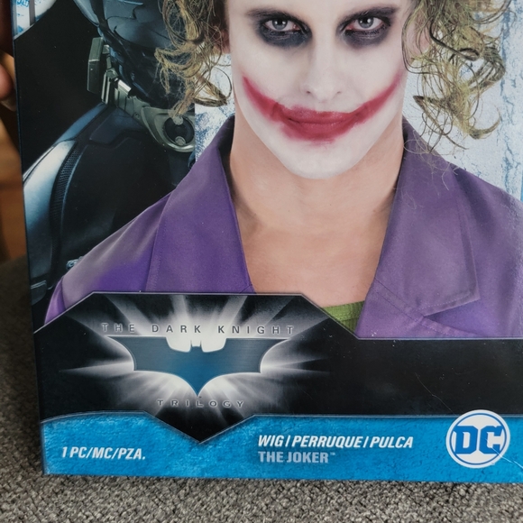 NWT Dark Knight Trilogy Joker Halloween Costume Wig OS Adults - Picture 3 of 4